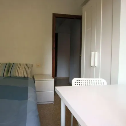 Rent this 4 bed room on Carrer de la Historiadora Sylvia Romeu in 4, 46021 Valencia