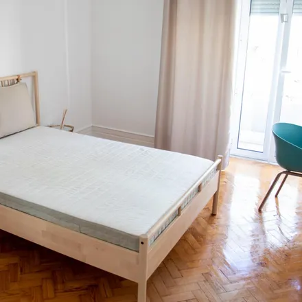 Rent this 9 bed room on Tacos in Rua Padre António Vieira, 1070-015 Lisbon
