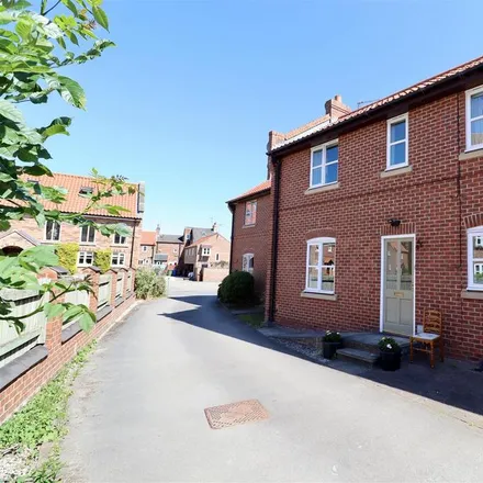 Rent this 2 bed townhouse on The Archway in Market Weighton, YO43 3NT