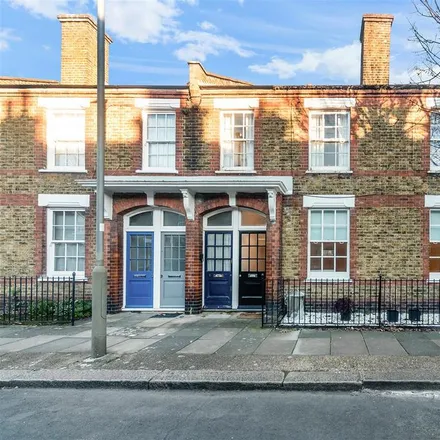 Rent this 2 bed apartment on 16 Matthews Street in London, SW11 5BP