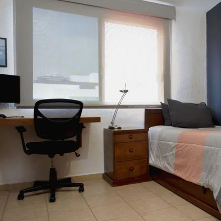 Buy this studio apartment on Calle 5 in Delegaciön Santa Rosa Jáuregui, 76100