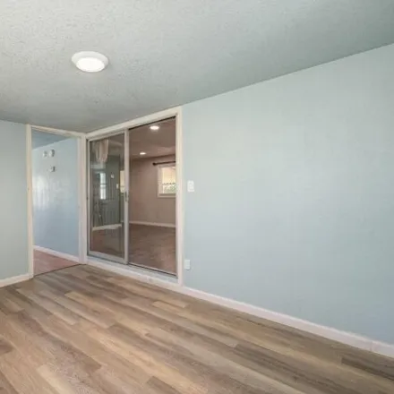 Image 5 - Dayor Sports Field, Dumont Lane, Elk Grove, CA 95823, USA - Apartment for sale