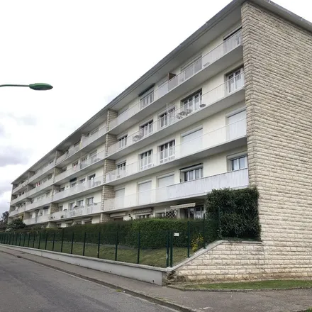 Rent this 3 bed apartment on 63 Rue Jean Rondeaux in 76800 Saint-Étienne-du-Rouvray, France