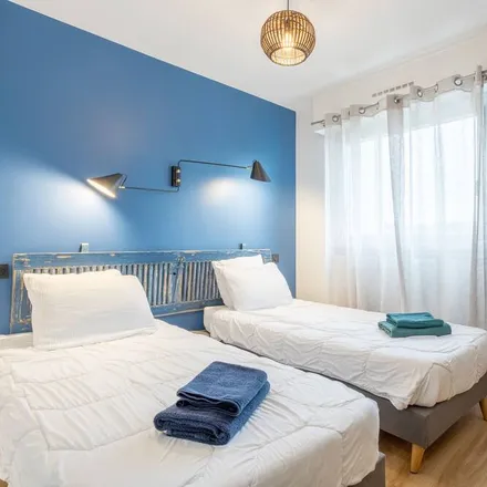 Rent this 2 bed apartment on Centre d'incendie et de secours de Concarneau in Zone commerciale de Kerampéru, 12 Rue du Poteau Vert