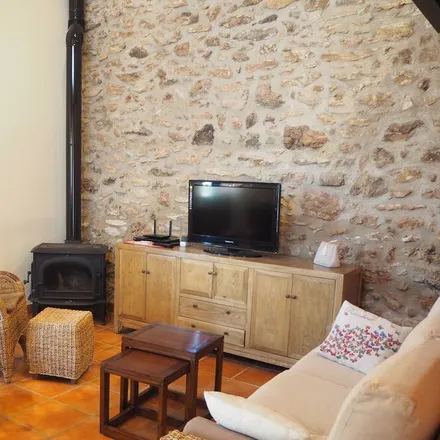Rent this 2 bed townhouse on 43500 Tortosa