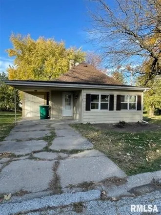 Buy this 3 bed house on North Avery Street in Macomb, IL 61455