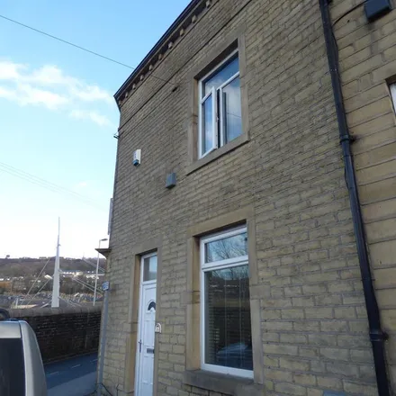 Rent this 2 bed townhouse on Aldi in Dubb Lane, Bingley