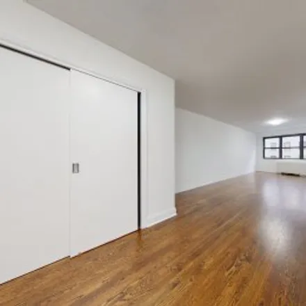 Rent this studio apartment on #5m,400 East 89th Street in Yorkville, New York