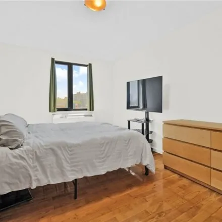 Image 5 - 60-70 Woodhaven Boulevard, New York, NY 11373, USA - Condo for sale