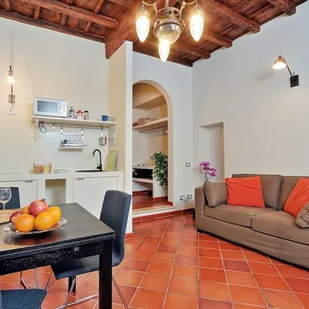 Rent this studio apartment on Vicolo della Cancelleria