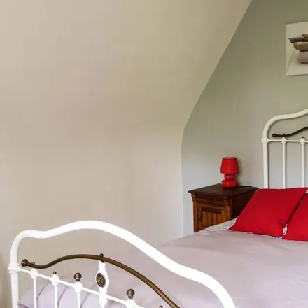Rent this 5 bed house on Route de Condette in 62360 Saint-Étienne-au-Mont, France