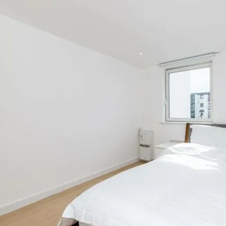 Image 5 - Tesco, 100A West Cromwell Road, London, W14 8PB, United Kingdom - Apartment for sale