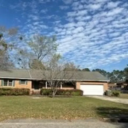 Buy this 3 bed house on 905 Sassafras Dr in Sumter, South Carolina