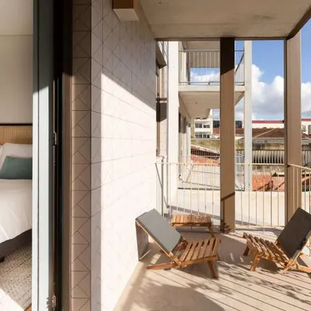 Rent this 2 bed apartment on Rua de Pinto Bessa 222 in 4300-428 Porto, Portugal