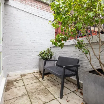 Image 5 - 81 St John's Way, London, N19 3XE, United Kingdom - Townhouse for rent