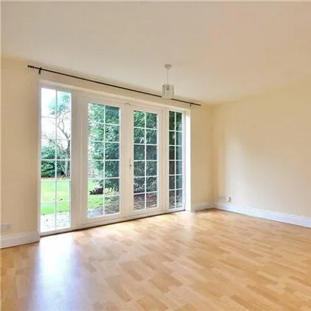 Image 7 - Staines Road, Hythe End, TW19 5BY, United Kingdom - House for sale