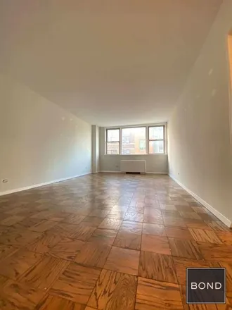 Image 2 - 245 East 19th Street, New York, NY 11226, USA - Apartment for rent