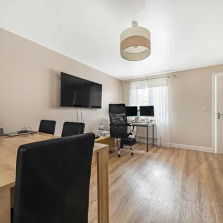 Image 6 - Grebe Close, Harlow, CM17 0GN, United Kingdom - Townhouse for sale