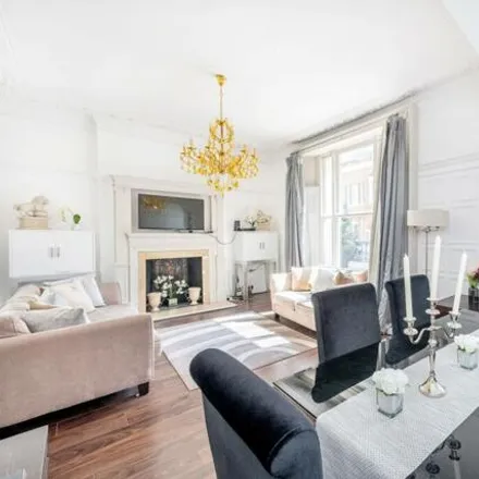 Rent this 3 bed room on 24 Walton Street in London, SW3 1RE