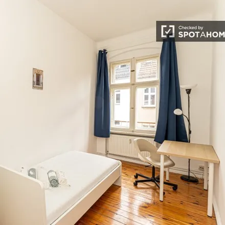 Rent this 3 bed room on Bornholmer Straße 16 in 10439 Berlin, Germany