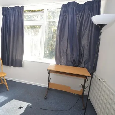 Rent this 2 bed apartment on Kelly's in 35 London Road, Bedford Place