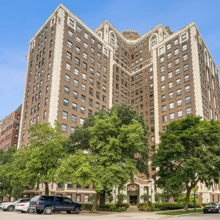 Buy this 4 bed duplex on Jackson Towers in 5555 South Everett Avenue, Chicago