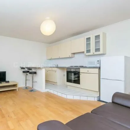 Image 3 - Goldfinch Court, 713 Finchley Road, Childs Hill, London, NW11 8AT, United Kingdom - Room for rent