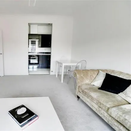 Image 5 - Academy Fields Road, London, RM2 5UE, United Kingdom - Apartment for rent