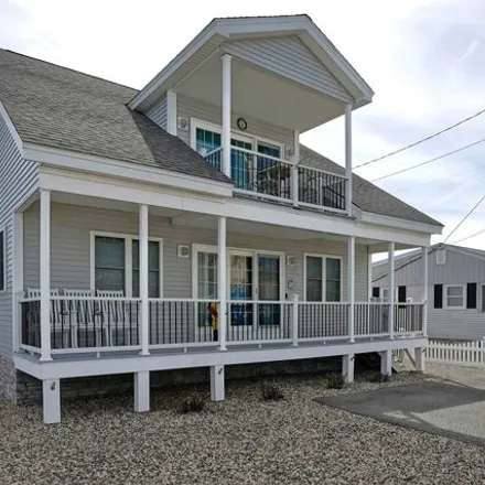Buy this 3 bed house on 23 Diane Lane in Hampton, Hampton Beach