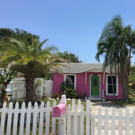 Rent this 3 bed house on 247 Northwest 10th Avenue in Delray Beach, FL 33444
