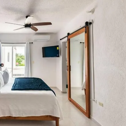 Rent this 4 bed house on Calle Quintana Roo in San Francisco Apolocalco, 09637 Mexico City