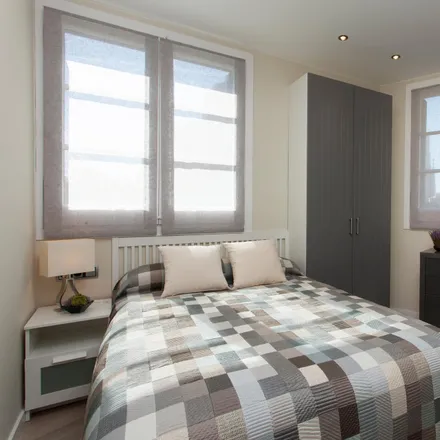 Rent this 3 bed apartment on Carrer de Còrsega in 591, 08037 Barcelona
