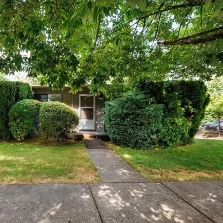 Image 3 - 8707 Southwest Terwilliger Boulevard, Portland, OR 97219, USA - House for sale