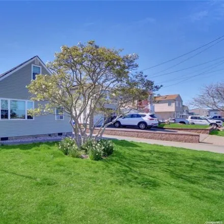 Buy this 3 bed house on 824 Venetian Boulevard in Village of Lindenhurst, NY 11757