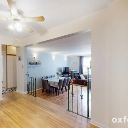 Image 5 - 920 East 17th Street, New York, NY 11230, USA - Apartment for sale