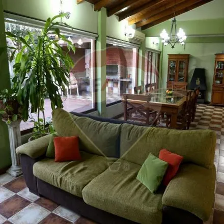 Buy this 4 bed house on Fernando de Toro 872 in Partido de Esteban Echeverría, 1842 Monte Grande