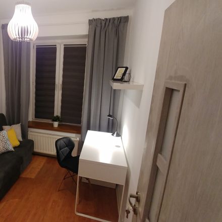 Rent this 5 bed room on Wrocławska 11 in 44-100 Gliwice, Polska