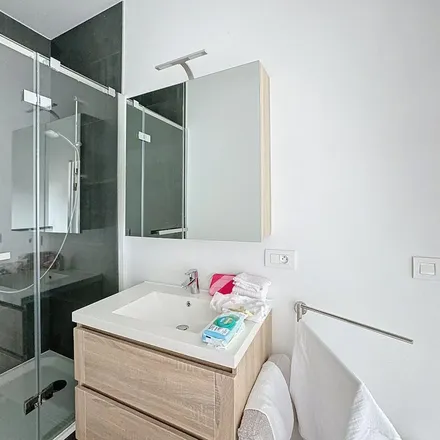 Rent this 1 bed apartment on Tentoonstellingslaan 42;44;46;48;50;52 in 9000 Ghent, Belgium