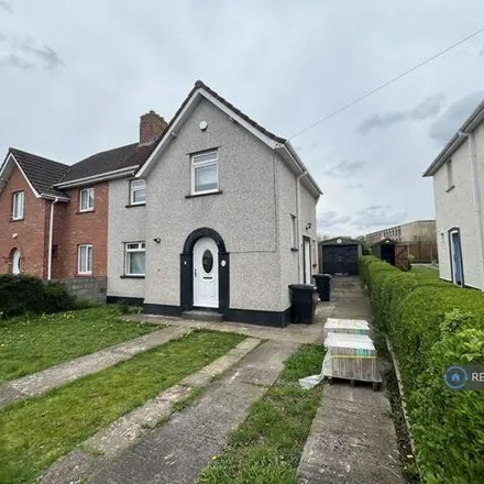 Rent this 3 bed duplex on Leinster Avenue in Bristol, BS4 1NL