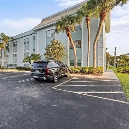 Image 1 - 1740 Belleair Forest Drive, Belleair, Pinellas County, FL 33756, USA - Condo for sale