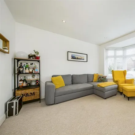 Image 2 - Egerton Road, London, TW2 7SH, United Kingdom - House for rent