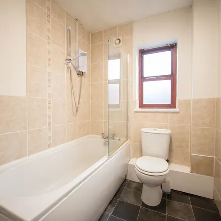 Rent this 2 bed apartment on Grammar School Yard in Hull, HU1 1SD