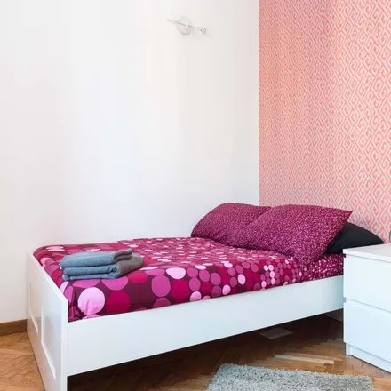 Rent this 4 bed room on Viale Beatrice d'Este in 20122 Milan MI, Italy