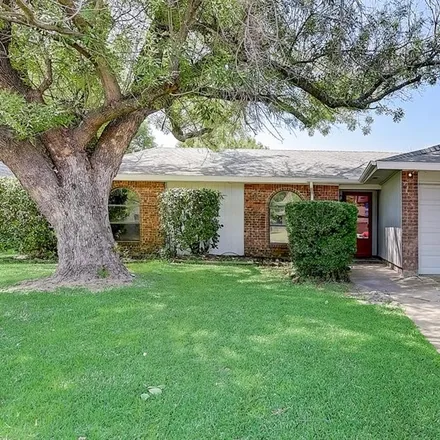 Buy this 3 bed house on 3501 Hill Haven Lane in Arlington, TX 76014