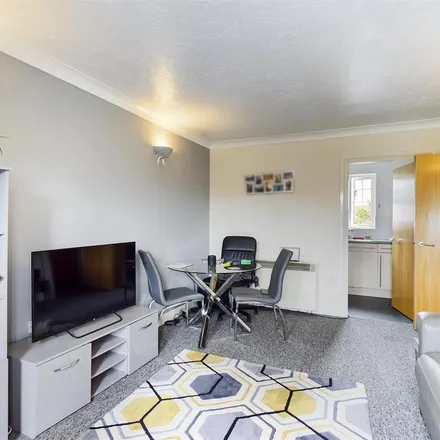 Image 3 - Pinkers Mead, Kingswood, BS16 7JA, United Kingdom - Apartment for rent