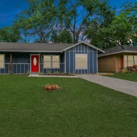 Buy this 3 bed house on 2434 Huntington Drive in Pasadena, TX 77506