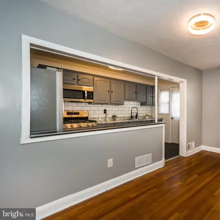 Image 4 - 4939 Schaub Avenue, Baltimore, MD 21206, USA - Townhouse for sale