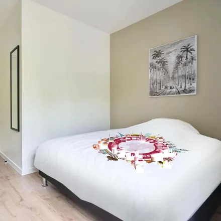 Rent this 2 bed room on 70 Façade de l'Esplanade in 59000 Lille, France