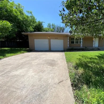 Rent this 4 bed house on Griffith General Contractors in 3565 Paramount Street, North Richland Hills