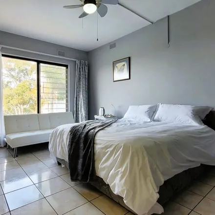 Image 4 - Moss Kolnik Drive, Zulwini Gardens, Umbogintwini, 4125, South Africa - Apartment for rent